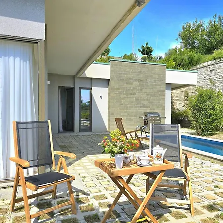 Vila In Kepi I Rodonit Near